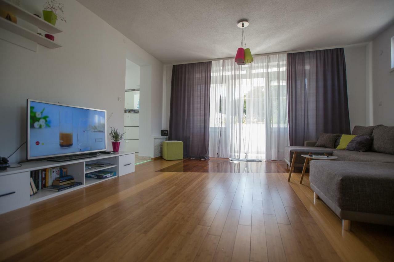 Luxury Apartment With Private Heated Pool Sibenik Exterior photo